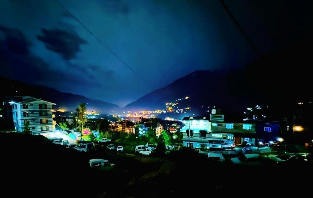 Hotel Himachal Heights Manāli Exterior foto